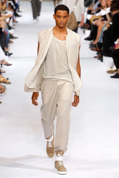 Look 32